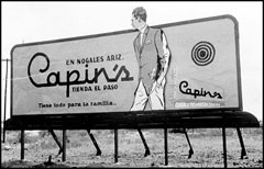 Roadside billboard in Spanish